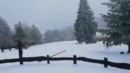Imagen de la nieve en Cotos este domingo, 10 de noviembre