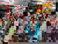 VOX festeja ya sus tres diputados y ser la fuerza más votada en la Región al grito de "Soy español"