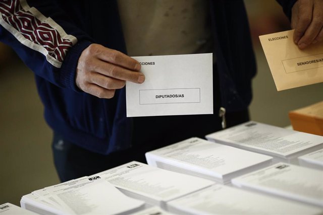 Los Votos En Blanco Alcanzan Su Cota Más Alta Desde 2011 Con 215 000