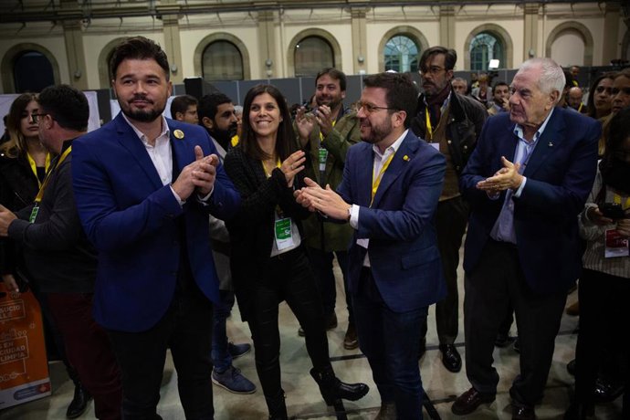 Gabriel Rufián, Pere Aragons, Marta Vilalta y Ernest Maragall (ERC) tras ganar las elecciones generales en Catalunya