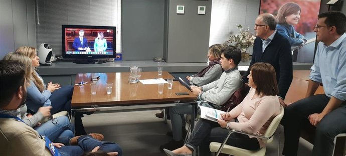 Bonig y dirigentes del PPCV siguiendo los resultados del 10N