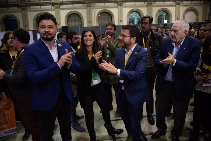  Gabriel Rufián, Pere Aragons, Marta Vilalta i Ernest Maragall (ERC) després de guanyar les eleccions generals a Catalunya