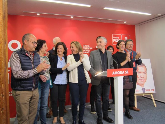 El secretario general del PSOE de La Rioja, Francisco Ocón, comparece tras los resultados del 10N