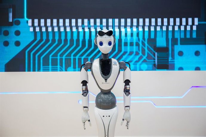 Un androide en el Mobile World Congress Barcelona - MWC 2019.