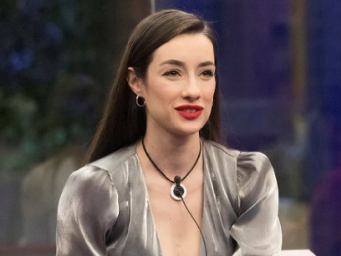 ADARA EN EL SALÓN DE LA CASA DE 'GH VIP 7'