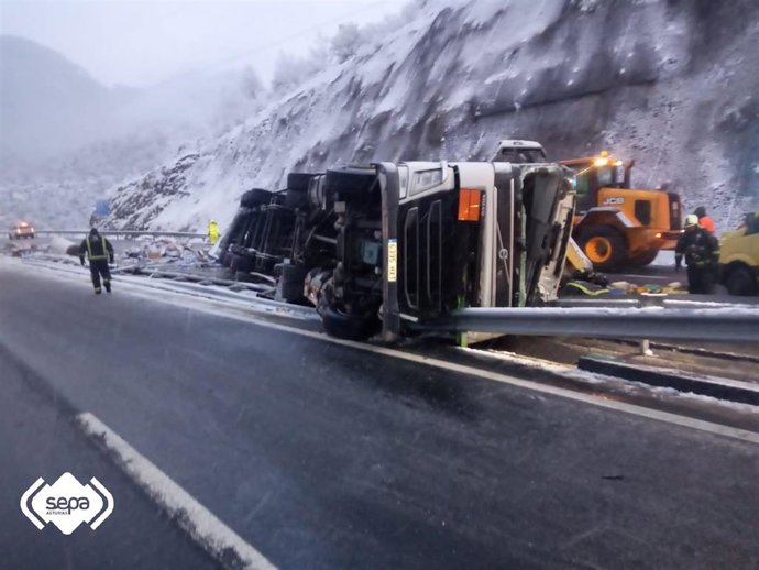 Accidente de un camión en el Huerna.