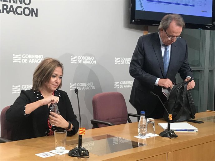 Mayte Pérez y Carlos Pérez Anadón durante la presentación del anteproyecto de ley de presupuestos de 2020