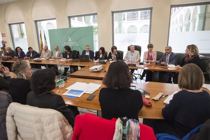 Profesores franceses se reúnen con la Delegación de la Junta en Granada para compartir experiencias de educación