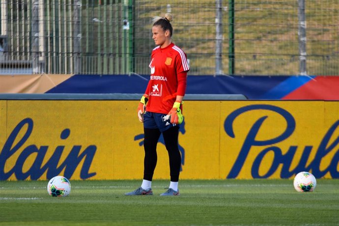 La portera de la selección española Sandra Paños durante un entrenamiento
