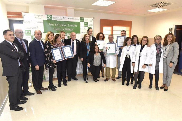 Los centros de salud de Antequera Centro y Antequera Estación reciben del consejero de Salud, Jesús Aguirre, la certificación de nivel óptimo de calidad