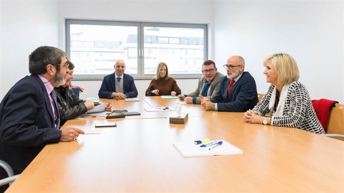 Los consejeros de Sanidad de Cyl y Cantabria y sus equipos se reúnen para abordar un acuerdo sobre el hospital Tres Mares.