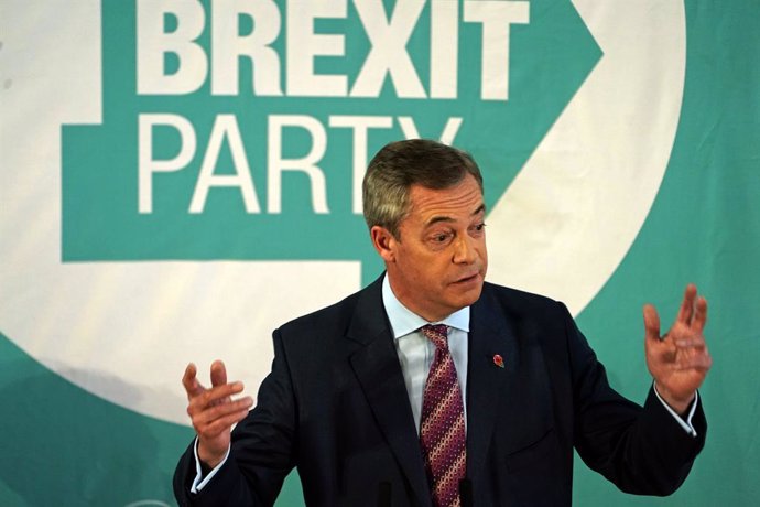 R.Unido.- Farage anuncia que su partido no se enfrentará a los conservadores en 