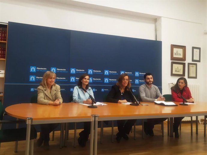 De la Fuente (I), Morerira, Armisén, Maldonado y Martín presentan el 30 Congreso de la Sociedad Castellano-Leonesa de Endocrinología, Diabetes y Nutrición.