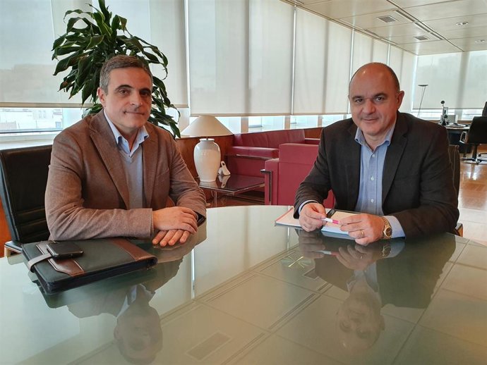 (I-D) El Senador Autonómico José Vicente Marí Bosó Y El Presidente Del Consell De Ibiza, Vicent Marí.