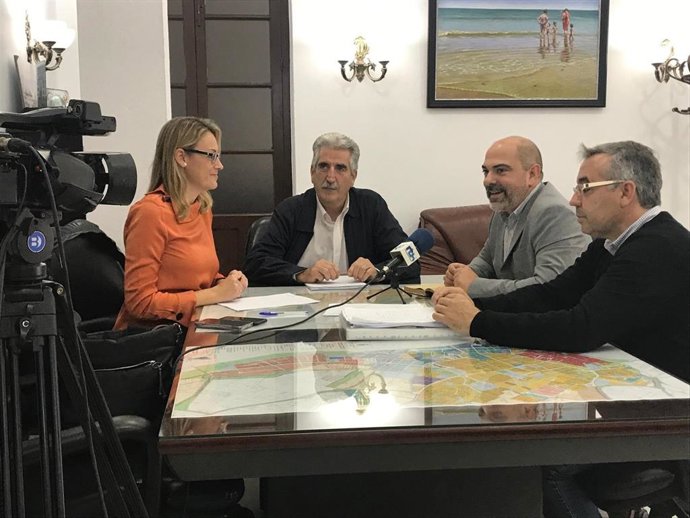 Manuel Chacón reunico con el alcalde de Chipiona