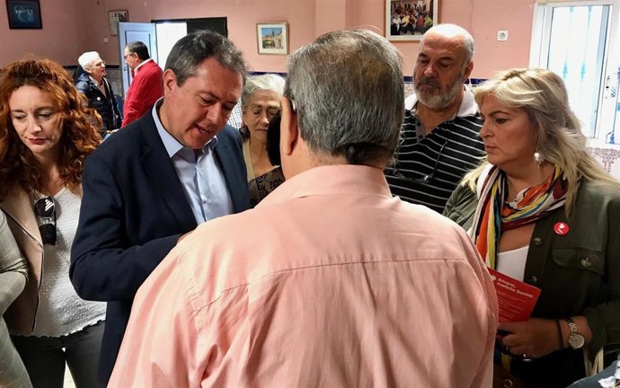 Espadas en un acto de la campaña