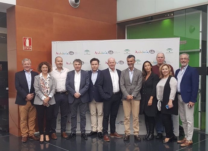 Un grupo de responsables de startups e inversores nórdicos visita las instalaciones del centro de innovación turística Andalucía Lab.
