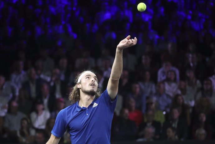 Tenis/Finales.- Tsitsipas supera a Medvedev en su estreno en Londres