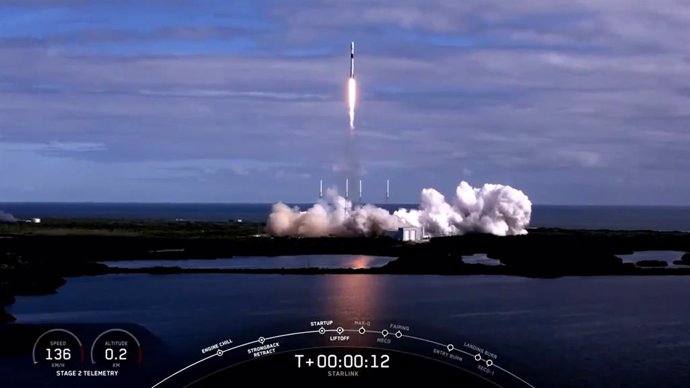 Space X lanza otros 60 satélites Starlink de Internet espacial