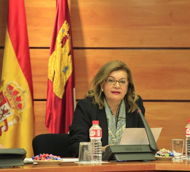 La directora general de Radio Televisión Castilla-La Mancha (RTVCM), Carmen Amores, en las Cortes regionales