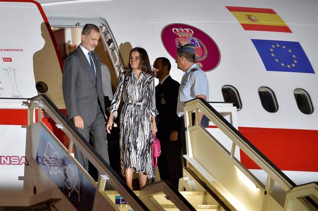 Spain's King Felipe and Queen Letizia arrive at the Jose Marti International Airport in Havana