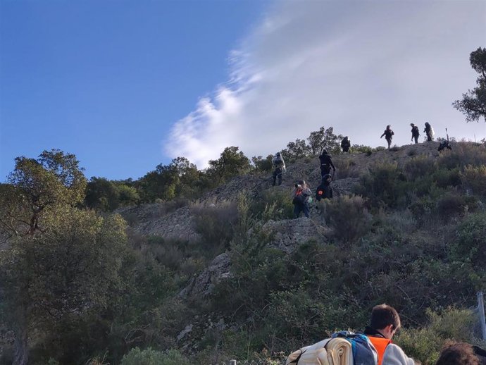 Manifestantes de Tsunami Democrtic salen de la AP-7 tras el desalojo de la Gendarmerie