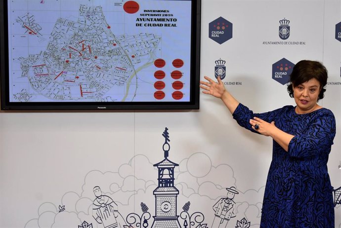 La alcaldesa de Ciudad Real, Pilar Zamora, presenta  la cuarta relación de Inversiones Financieramente Sostenibles.