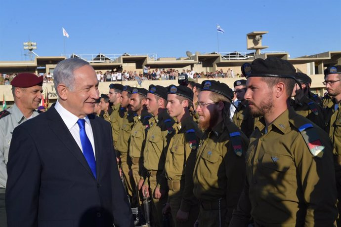 Benjamin Netanyahu en una ceremonia de graduación de militares