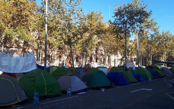 Acampada a la plaa Universitat