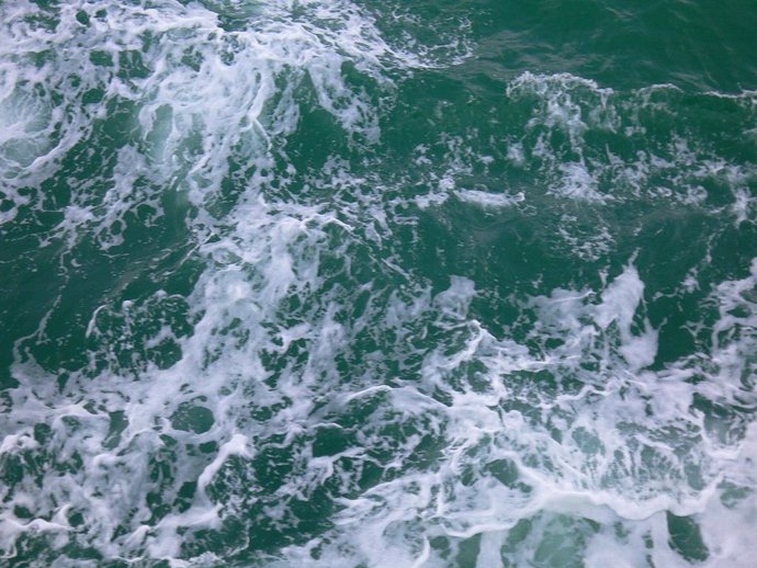 Nuevo catalizador produce hidrógeno del agua del mar con eficiencia