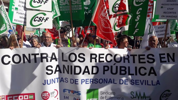 Protestas en Sevilla por los recortes en el SAS