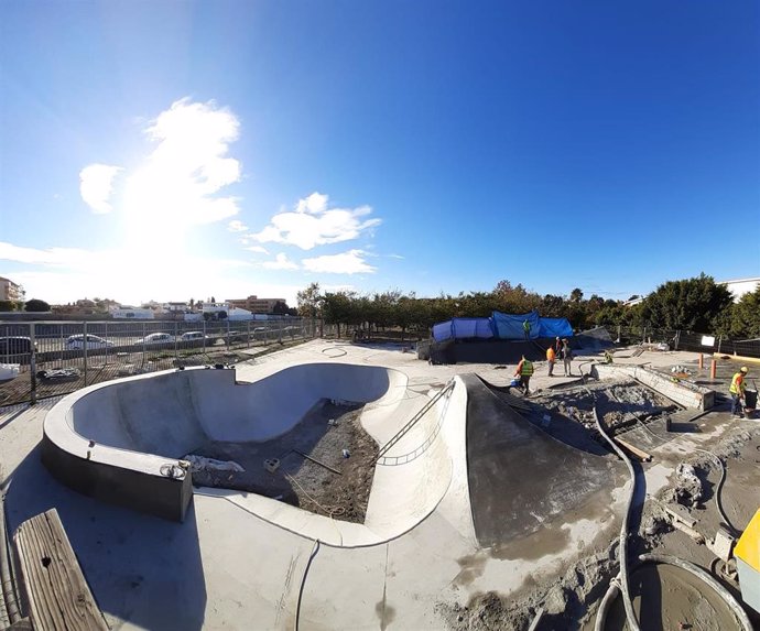 Obras de construcción del skatepark de Rincón de la Victoria (Málaga)