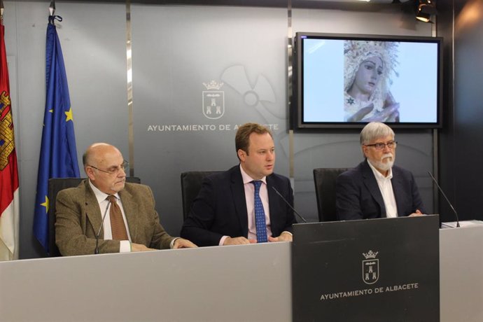 El alcalde se felicita de que Albacete haya sido elegida como sede del IV Encuentro Internacional de la Esperanza Macarena.