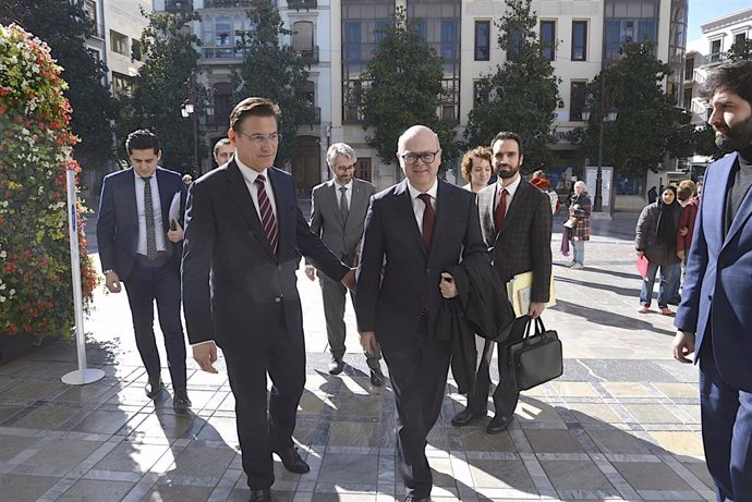 Recepción al embajador de la República de Turquía en España, Cihad Erginay, en el Ayuntamiento de Granada