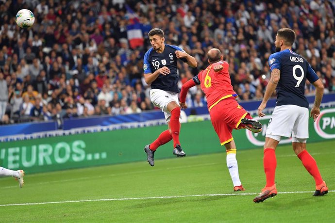 Clement Lenglet (L) scores his side's second goal of the game during the UEFAEURO 2020 qualifiers Group H soccer match between France and Andorra at Stade de France Stadium. Photo: Julien Mattia/Le Pictorium Agency via ZUMA/dpa