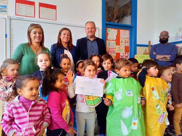 Premiados con el galadón Recapacicla en la Ecoescuela de Guazamara de Almería