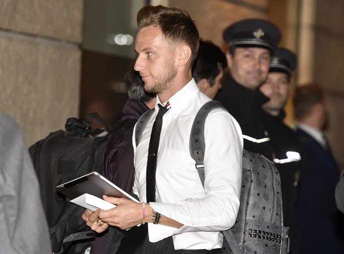 Fútbol.- Rakitic: "Me siento triste, igual que mi hija pequeña cuando la quitan 