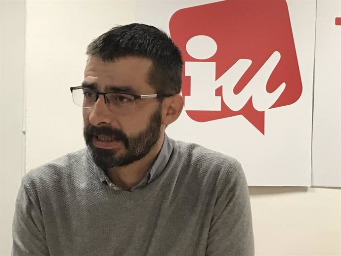 El coordinador general de IU- Aragón, Álvaro Sanz.