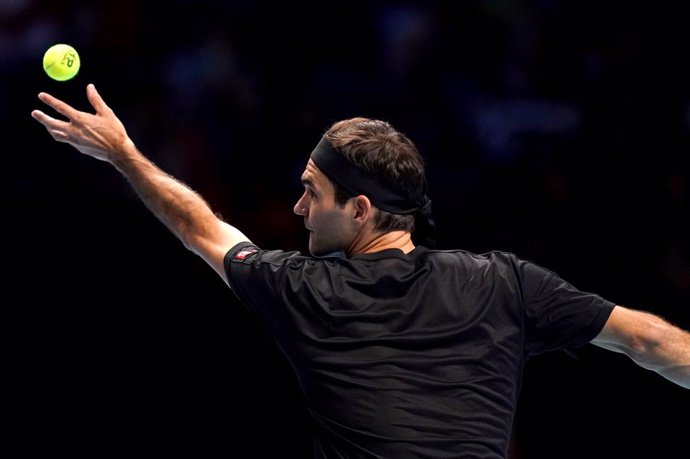 AMP.- Tenis/Finales.- Federer mantiene sus opciones y Thiem se mete en semifinal
