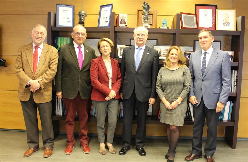 Los médicos firman un acuerdo con la Universidad CEU San Pablo para impulsar seminarios de profesionalismo médico - www.infosalus.com