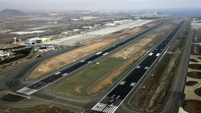 Las dos pistas del aeropuerto de Gran Canaria donde se ampliarán los accesos a las cabeceras