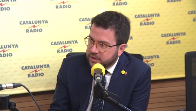 El vicepresident del Govern de Catalunya, Pere Aragonès, durant una entrevista a Catalunya Ràdio (Arxiu).
