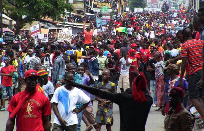 Manifestación contra un posible tercer mandato del presidente Alpha Condé en Guinea