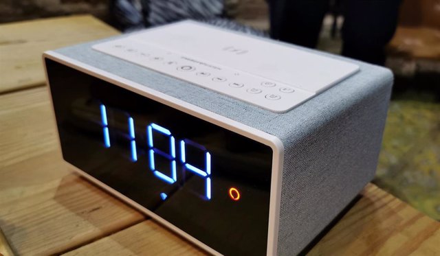 Smart Speaker Wake Up, altavoz inteligente con función de radio-despertador y Alexa, de Energy Sistem