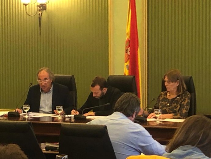 El conseller d'Educació, Universitat i Investigació, Martí March, durant la seva compareixena en la Comissió d'Hisenda i Pressupostos.