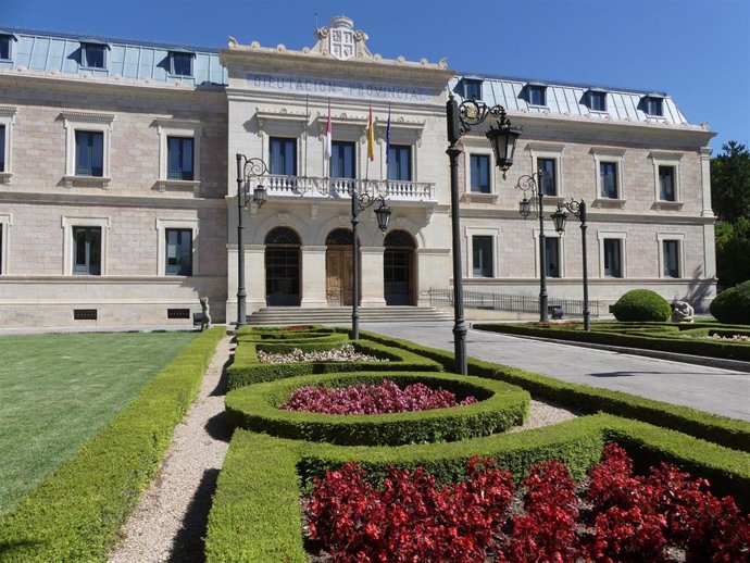 Edificio, fachada Diputación de Cuenca.