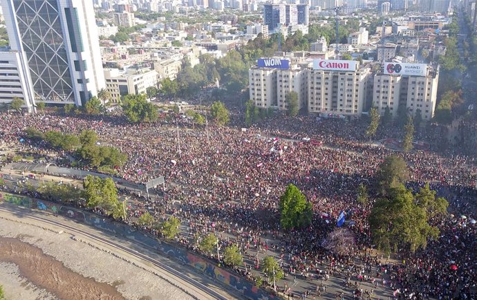 Chile.- Las autoridades chilenas estiman que 3,7 millones de personas participar