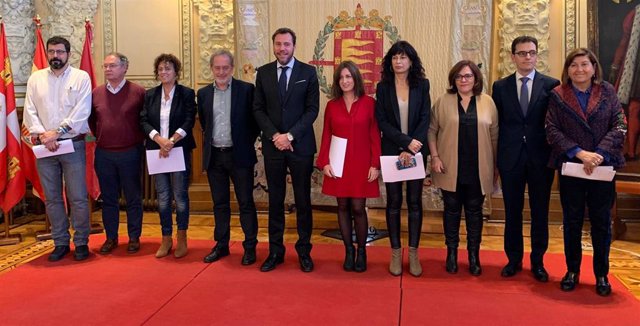 El equipo de Gobierno municipal del Ayuntamiento de Valladolid presenta el Presupuesto de 2020.