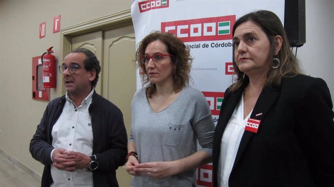 Nuria López, Pedro J. Linares y Marina Borrego.