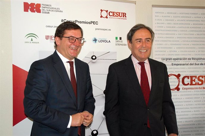 El vicepresidente ejecutivo de Cesur, Fernando Seco, y el presidente, Ricardo Pumar, este miércoles en la presentación de los Premios Empresariales del Sur de España.